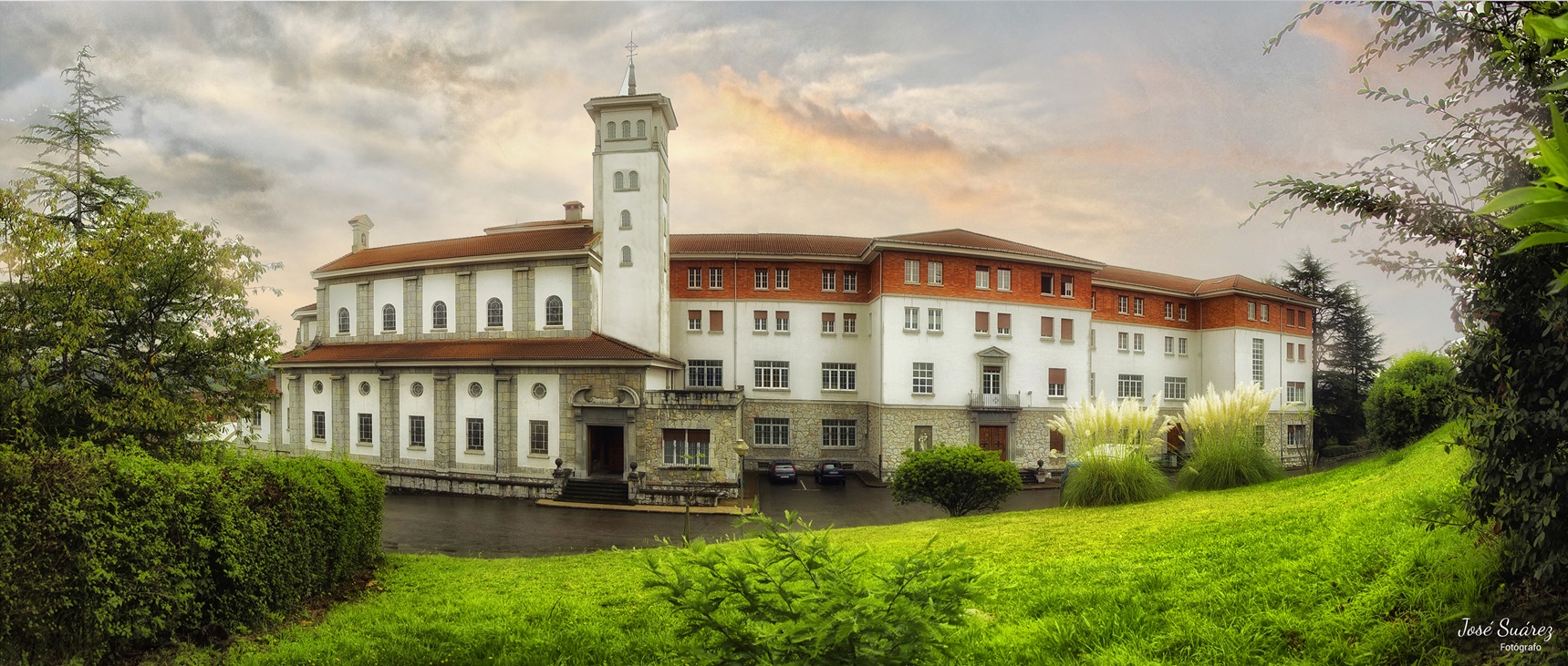 Fachada Colegio FEC Sta. María del Naranco